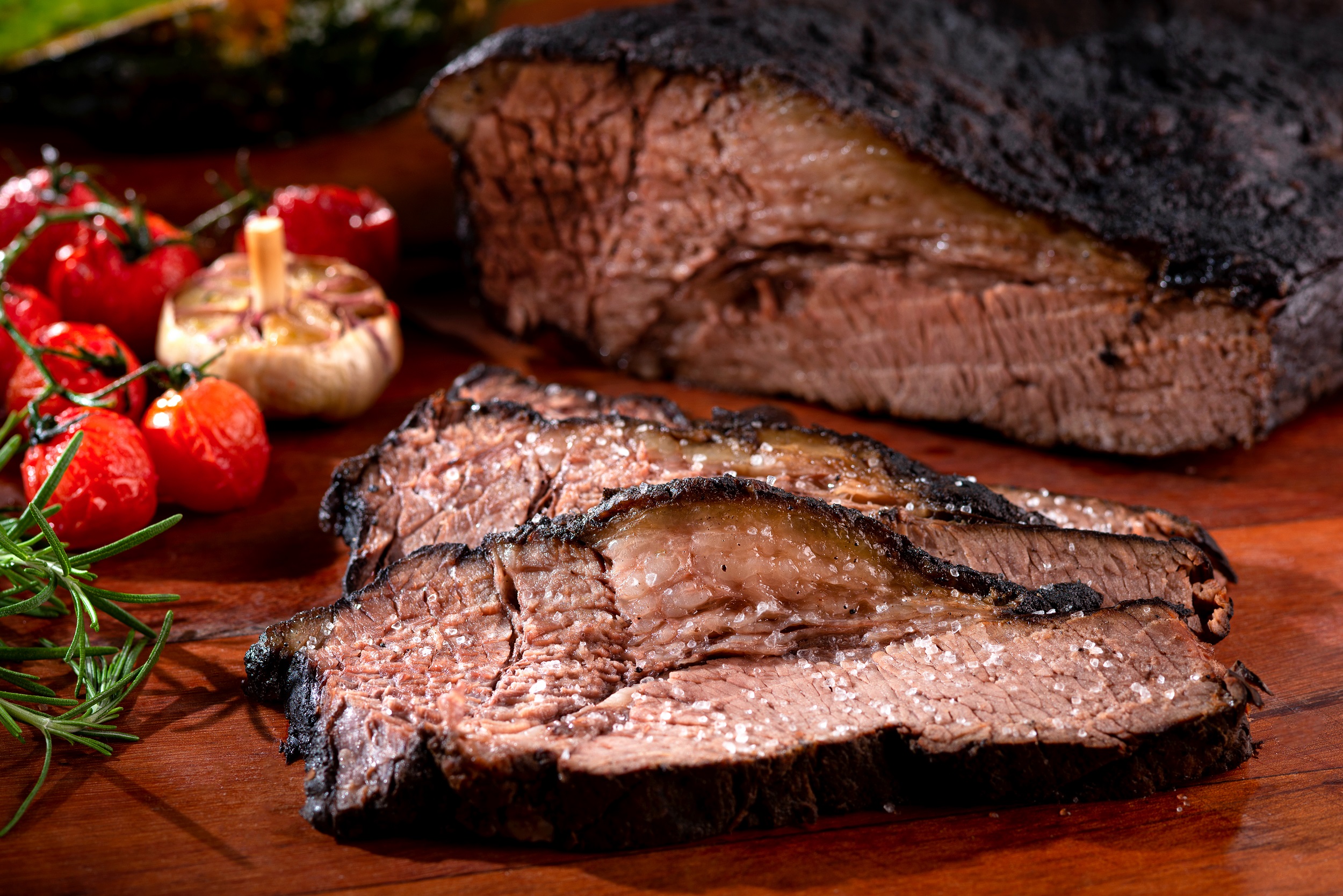 Brunch com estação de churrasco