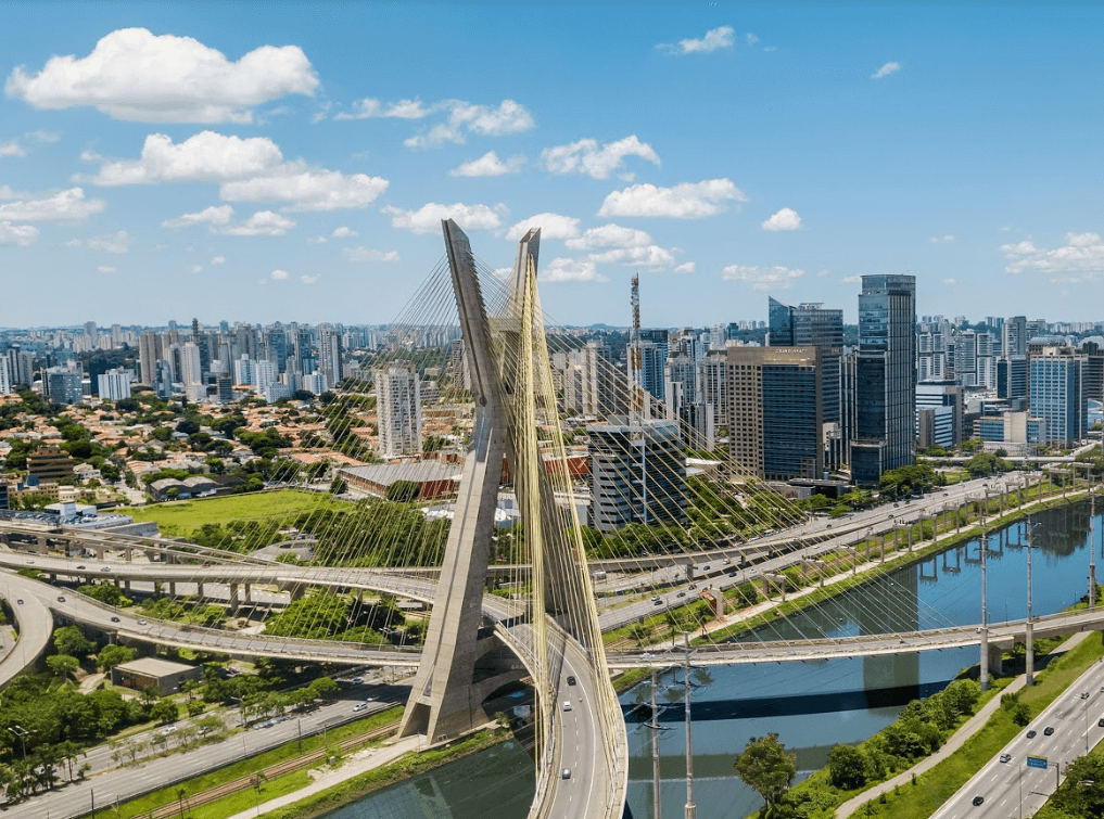 Vista do Hotel Grand Hyatt Sp para a Ponte Estaiada