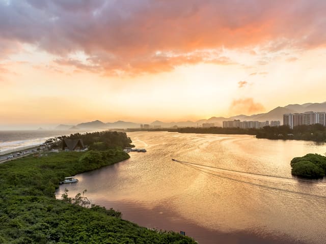 Lagoa de Marapendi perto do hotel Grand Hyatt para ser visitada em viagem ao Rio de Janeiro 